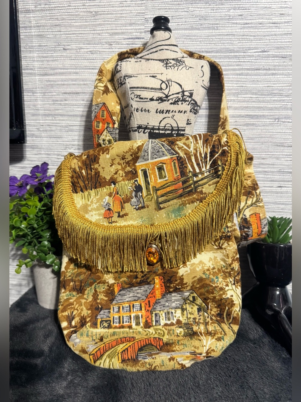 One-of-a-Kind Maryhelen Artisan Tapestry Handbag – Vintage Folk Art Style - Picture 1 of 7